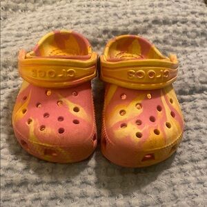 Crocs size 6